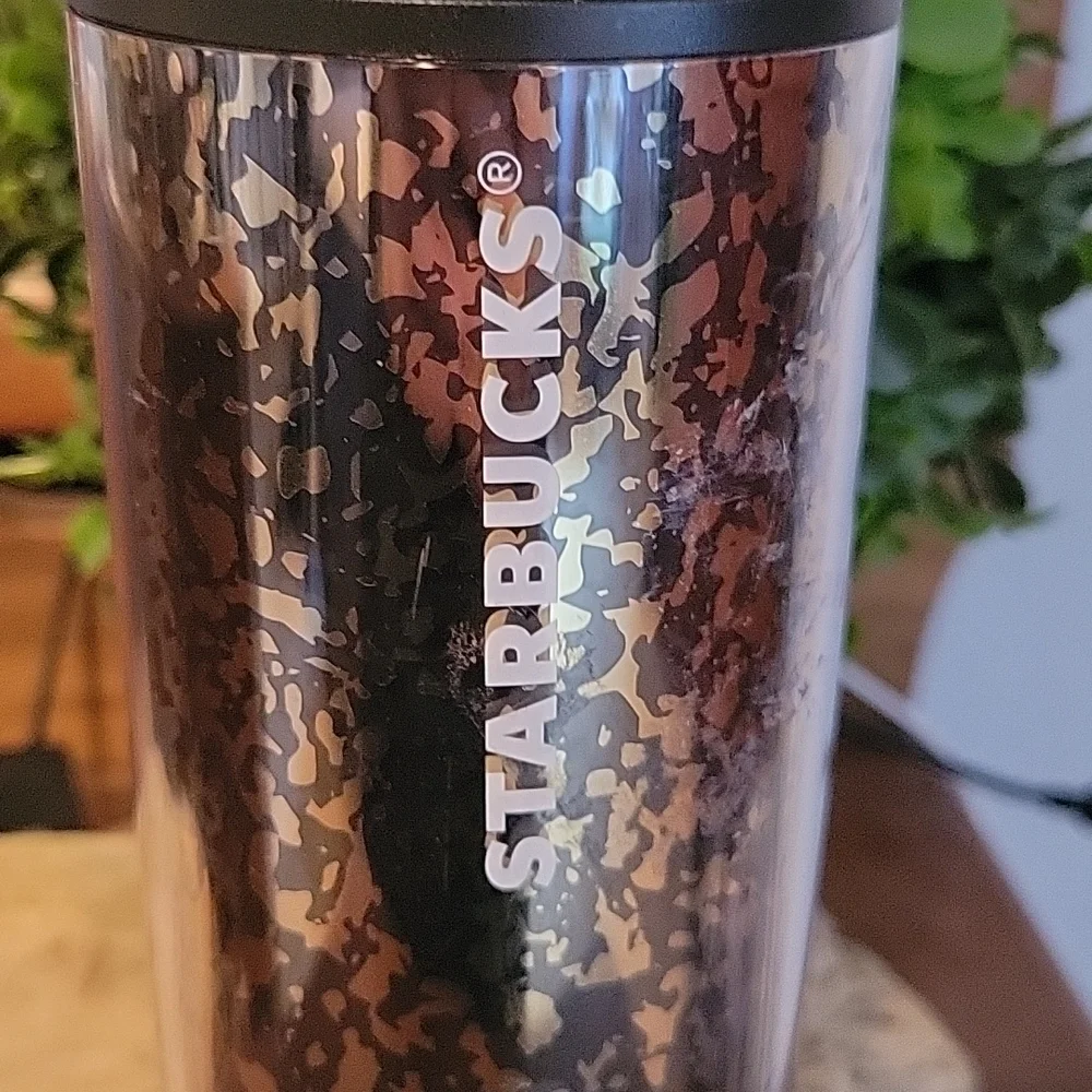 Starbucks 2020 Black & Gold travel mug with sealing twist lid - Picture 2 of 5